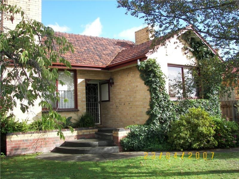 13 Loch Park Road, Traralgon VIC 3844