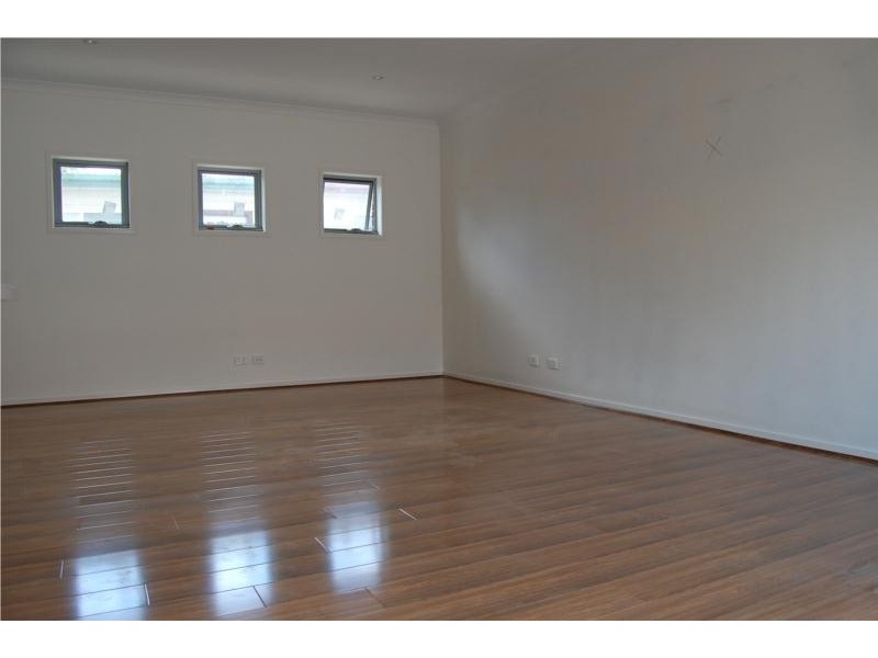 2/12 Gunnedah street, Sunshine VIC 3020