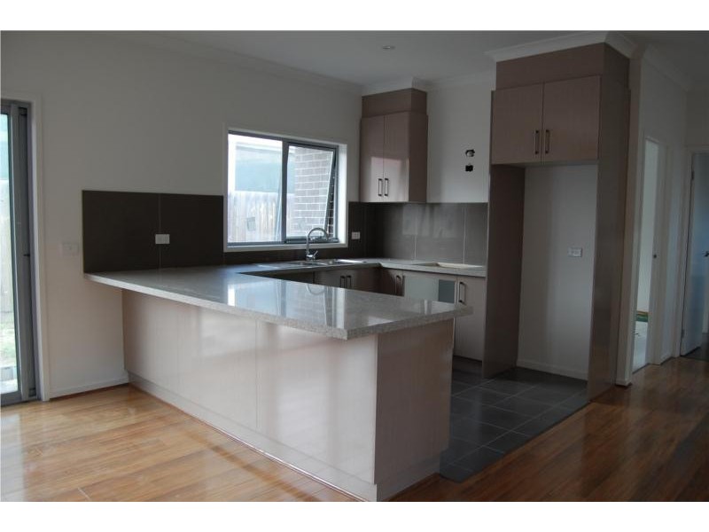 2/12 Gunnedah street, Sunshine VIC 3020