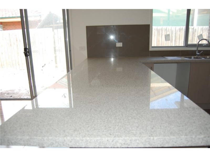 2/12 Gunnedah street, Sunshine VIC 3020