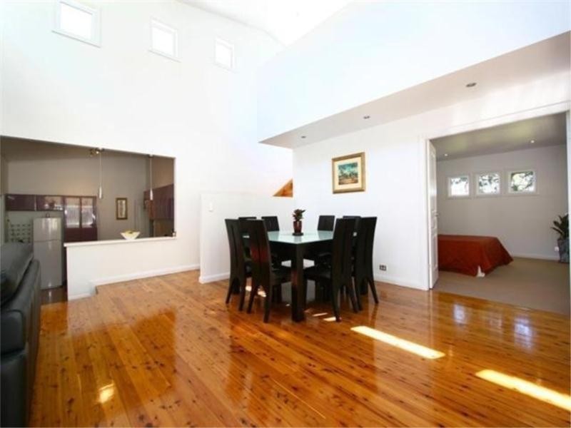 33 HUTTON AVENUE, Bulli NSW 2516