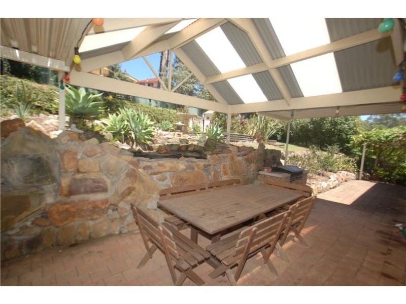 11 Robert Holl Drive, Ourimbah NSW 2258