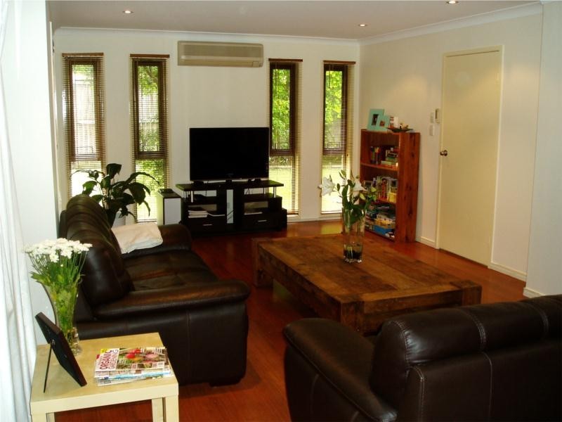 42 Ironbark Road, Chapel Hill QLD 4069