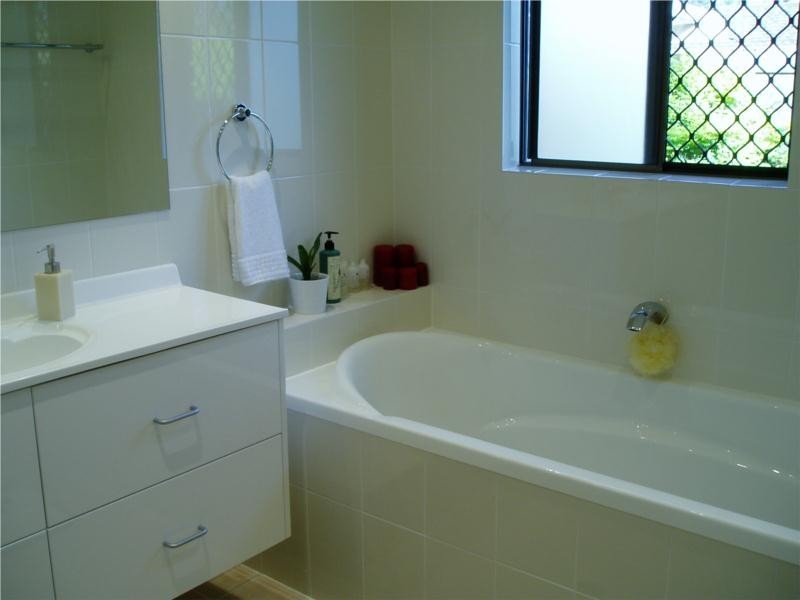 42 Ironbark Road, Chapel Hill QLD 4069