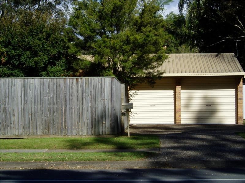 42 Ironbark Road, Chapel Hill QLD 4069