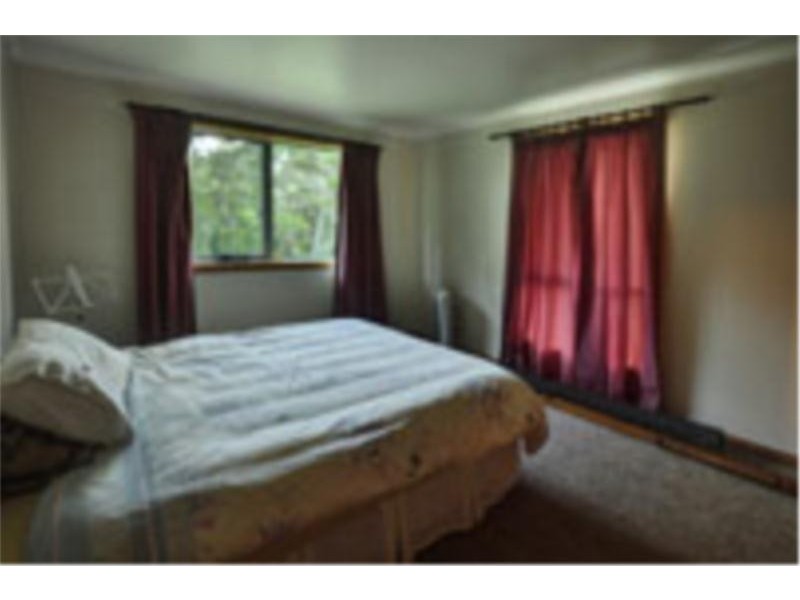 8 Cray Court, Binalong Bay TAS 7216