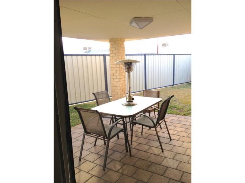 28 Scottsdale Turn, Meadow Springs WA 6210