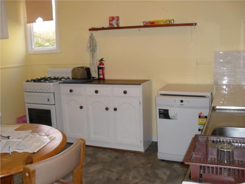 19 Warburton Street, Beaufort VIC 3373