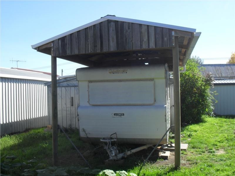 19 Warburton Street, Beaufort VIC 3373