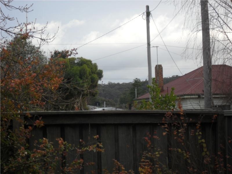 19 Warburton Street, Beaufort VIC 3373