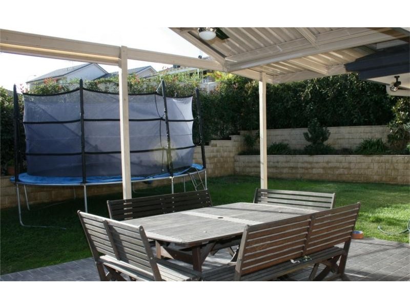 12 Canada Crescent, Cameron Park NSW 2285