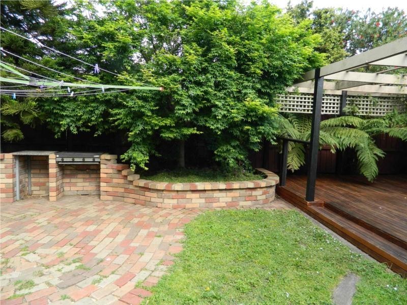 8 Jackson Street, South Morang VIC 3752