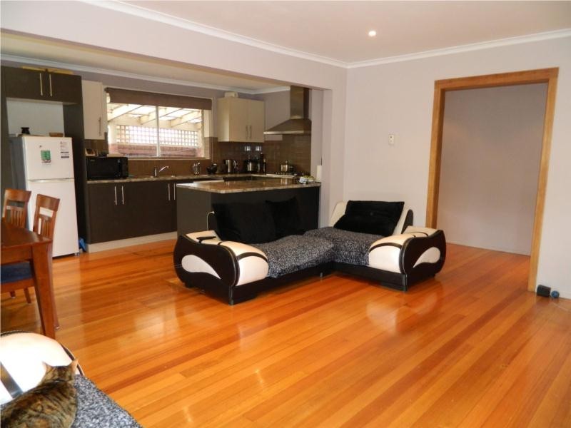 8 Jackson Street, South Morang VIC 3752