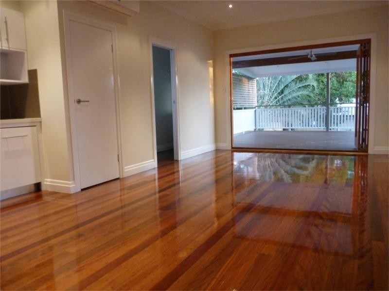 1 Henderson Street, Camp Hill QLD 4152