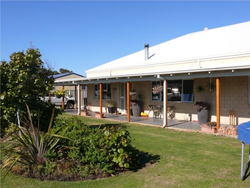 6 Dray place, Lancelin WA 6044