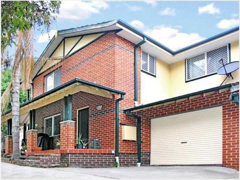 152 Hillcrest Ave, Greenacre NSW 2190