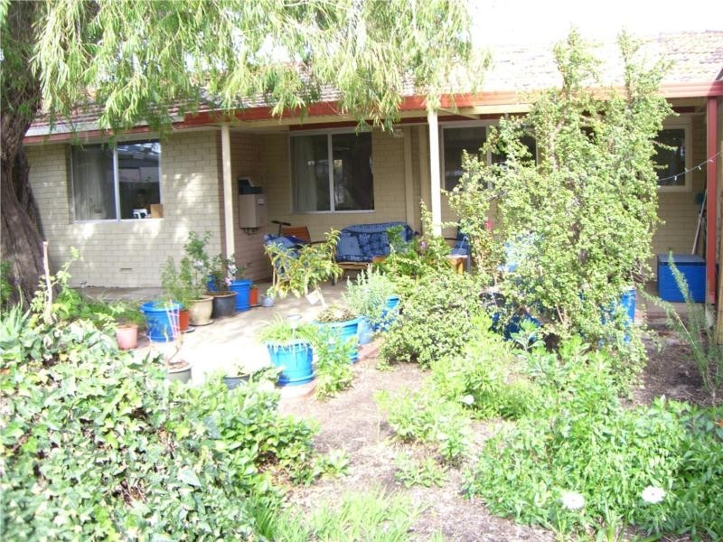221B Daly Street, Belmont WA 6104