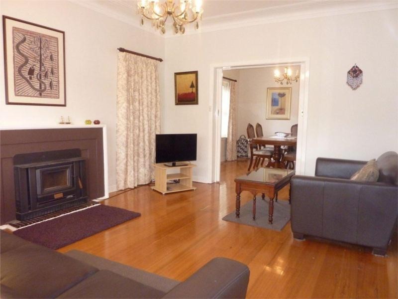 43 Cairnes Crescent, Malvern East VIC 3145