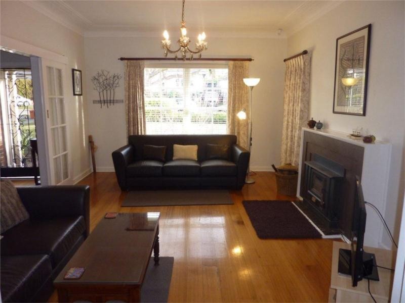 43 Cairnes Crescent, Malvern East VIC 3145