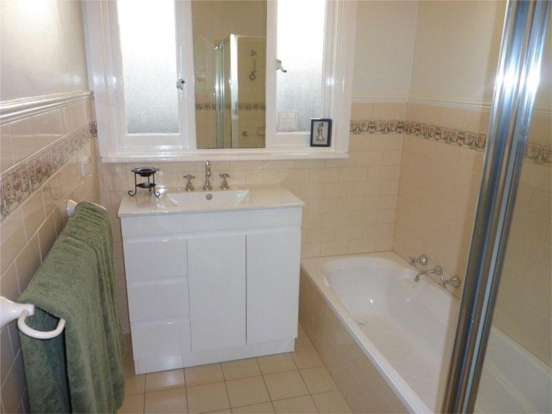 43 Cairnes Crescent, Malvern East VIC 3145