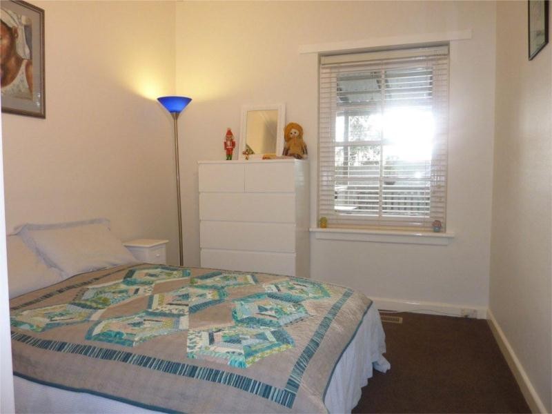 43 Cairnes Crescent, Malvern East VIC 3145