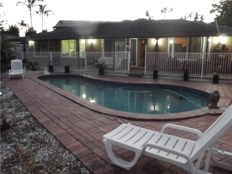 12 Mataranka Drive, Worongary QLD 4213