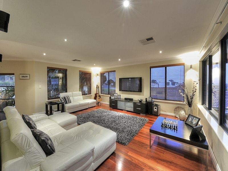 19 Armstrong Street, Halls Head WA 6210