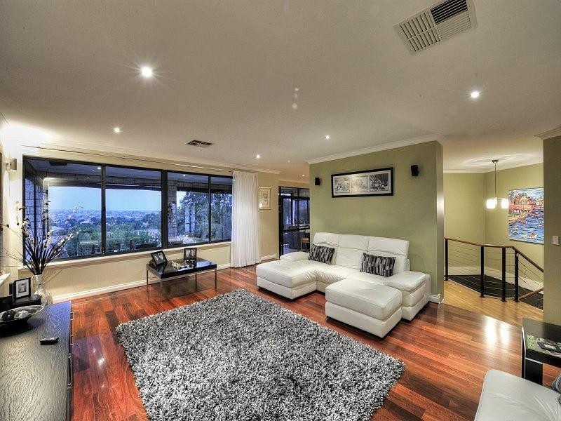 19 Armstrong Street, Halls Head WA 6210