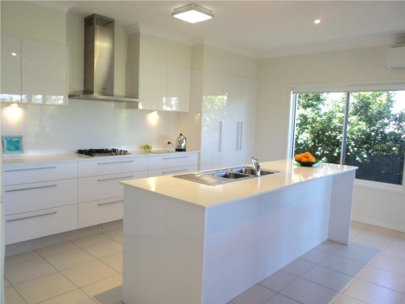 8 Barrington Street, Upper Coomera QLD 4209