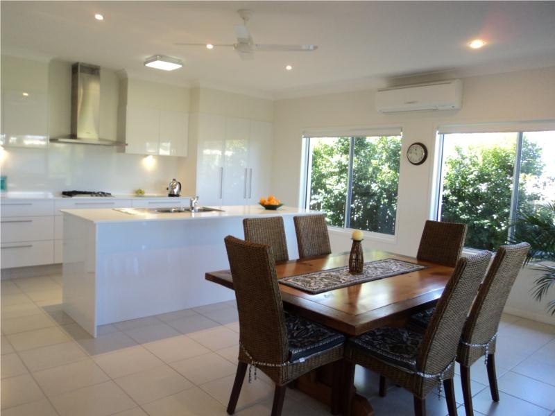 8 Barrington Street, Upper Coomera QLD 4209