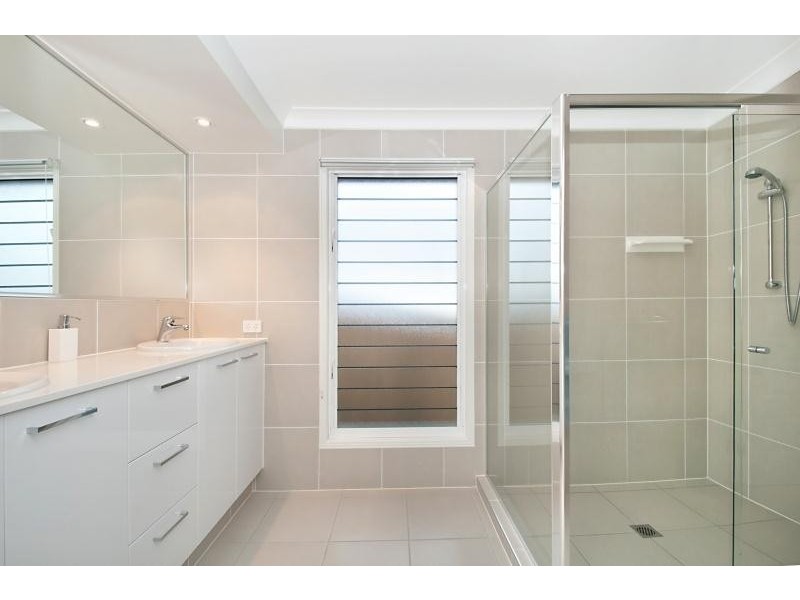 8 Barrington Street, Upper Coomera QLD 4209