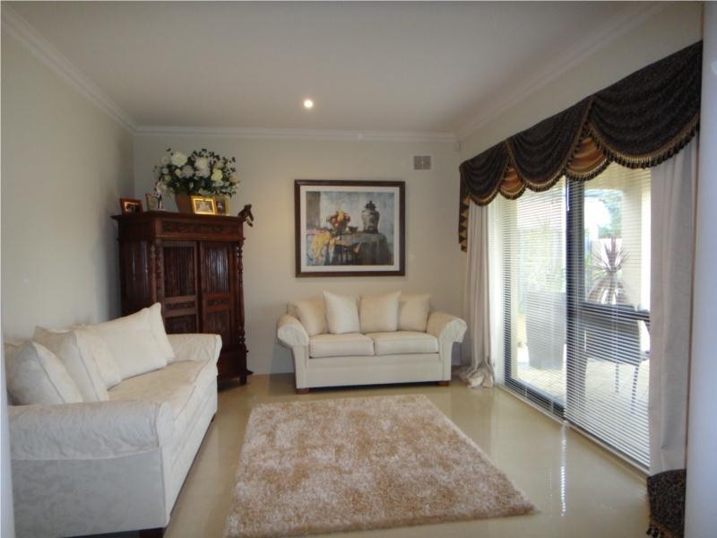4 Dakota Ave, Maylands WA 6051