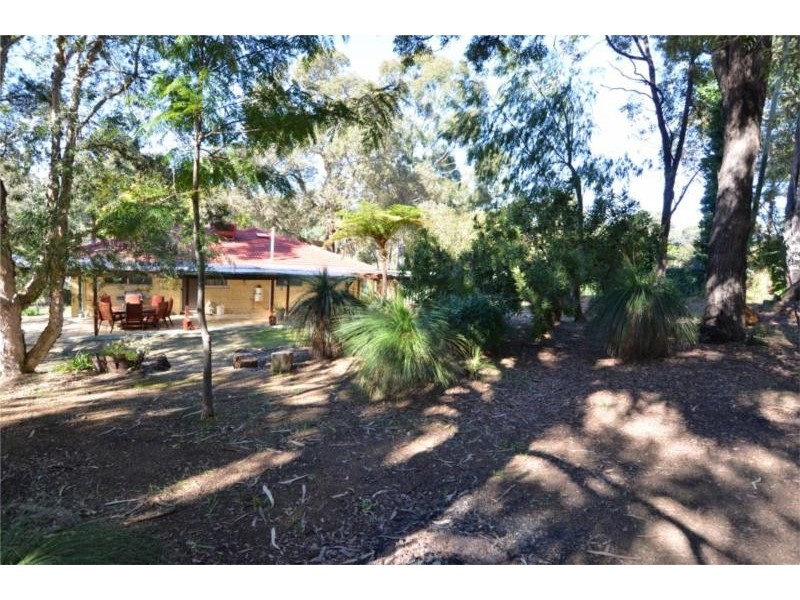 30 Lawnbrook Rd, Bickley WA 6076