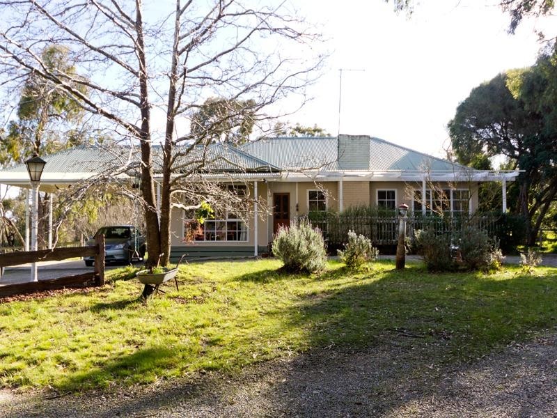 207 Smiths Lane, Cranbourne South VIC 3977