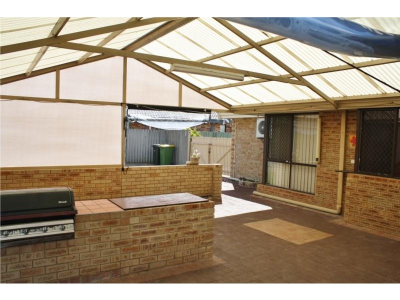 11 Compass Place, Waikiki WA 6169