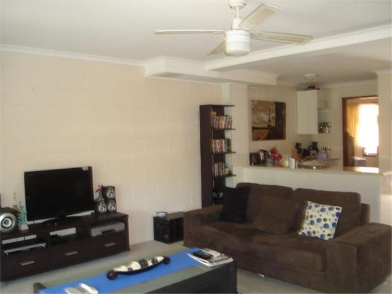 9 Aquila Court, Mermaid Waters QLD 4218