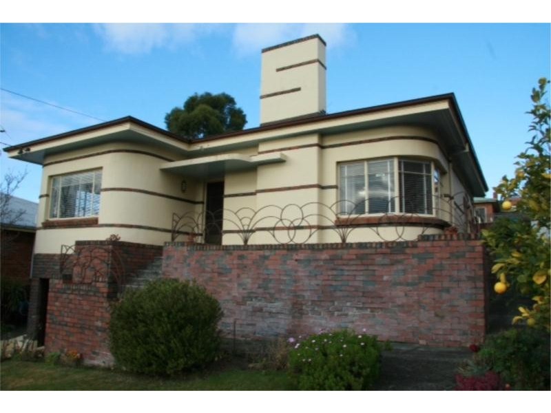 166 Augusta Road, Lenah Valley TAS 7008