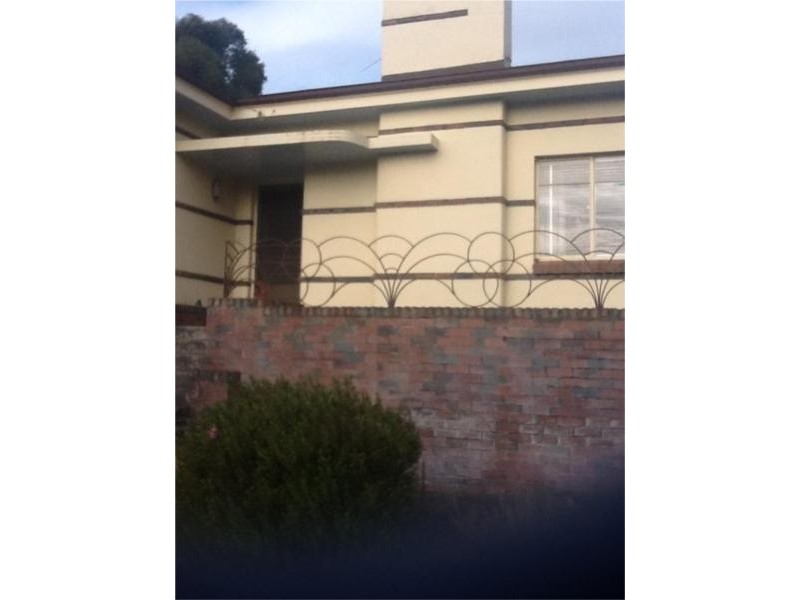166 Augusta Road, Lenah Valley TAS 7008