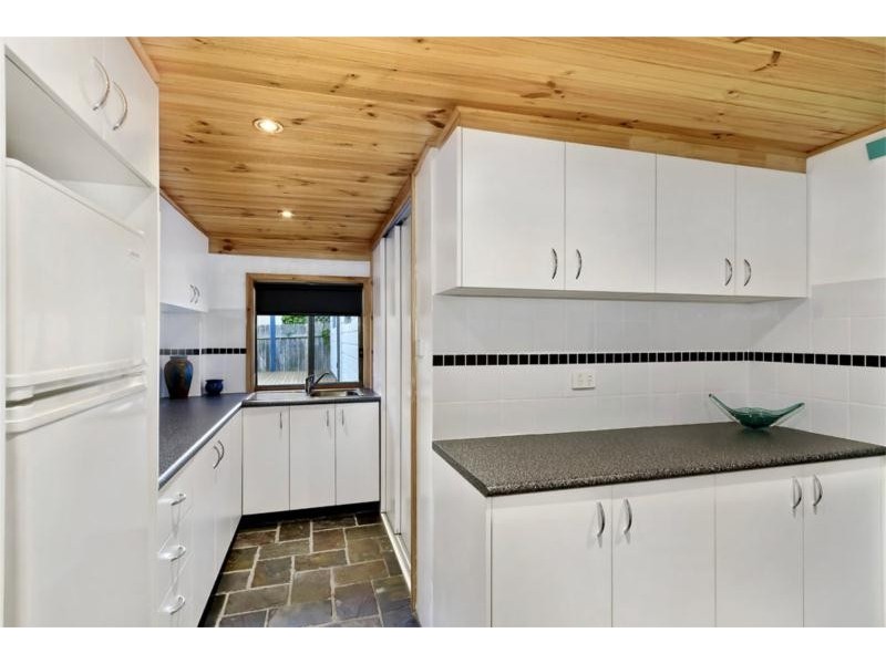 15 Torres Street, Killarney Vale NSW 2261