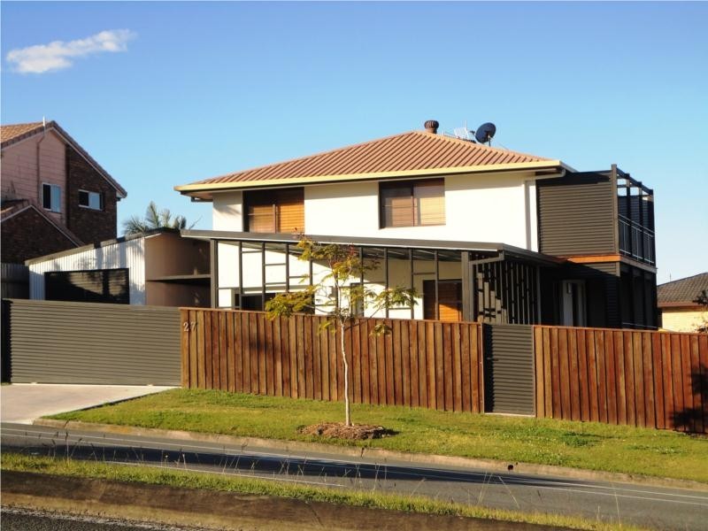 27 Wardoo Street, Southport QLD 4215