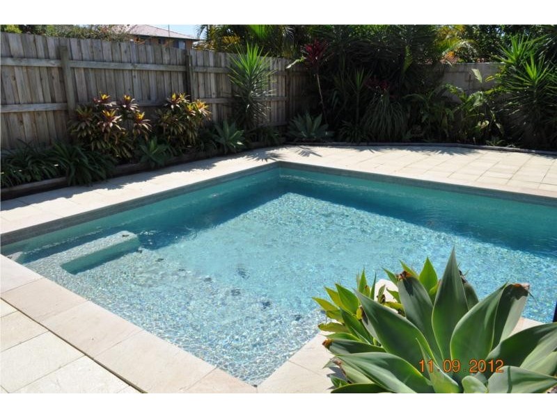 27 Wardoo Street, Southport QLD 4215