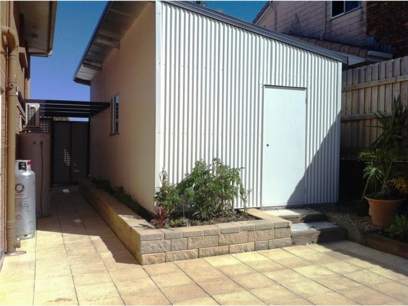 27 Wardoo Street, Southport QLD 4215