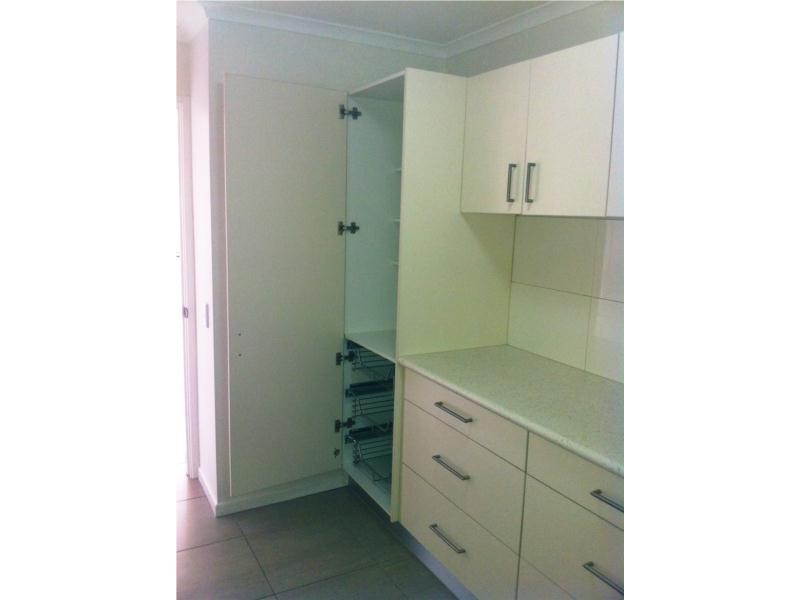 27 Wardoo Street, Southport QLD 4215