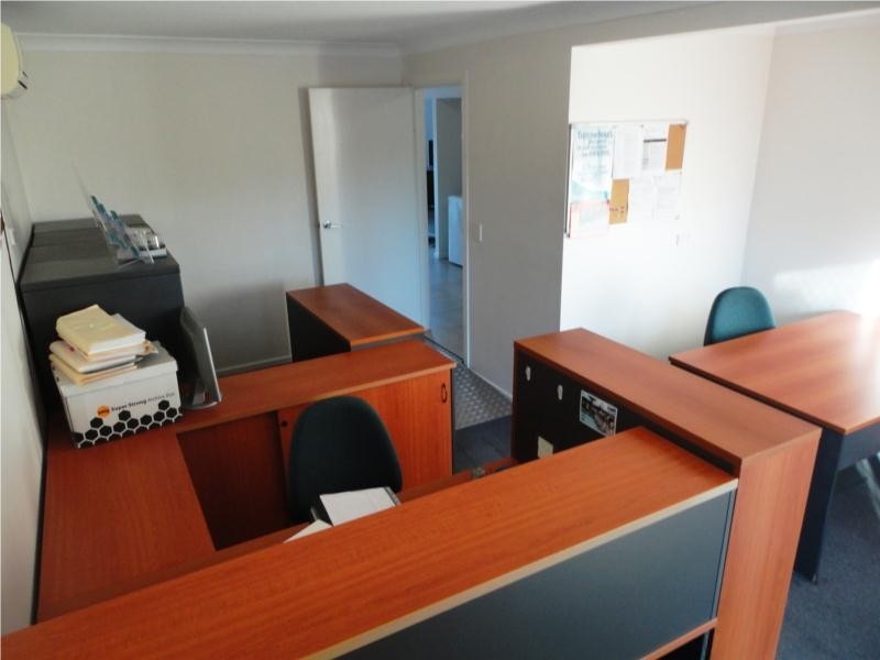 27 Wardoo Street, Southport QLD 4215