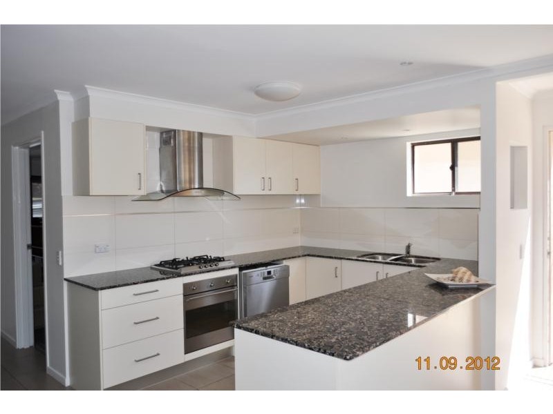 27 Wardoo Street, Southport QLD 4215