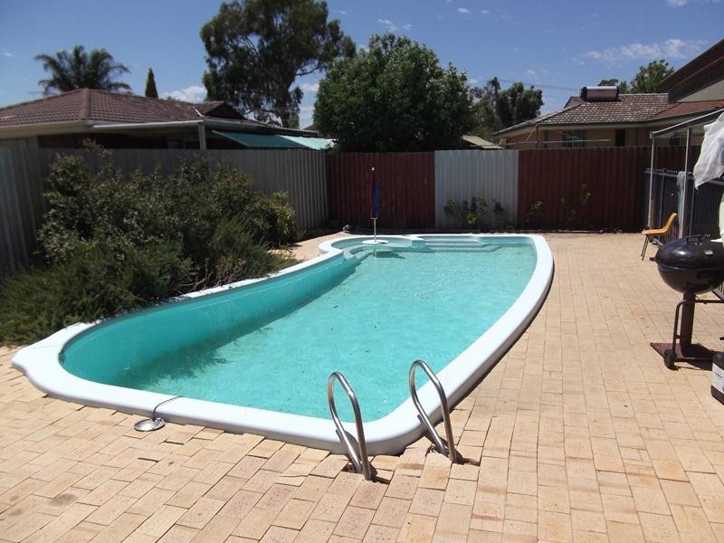 24 Delemere Way, Camillo WA 6111