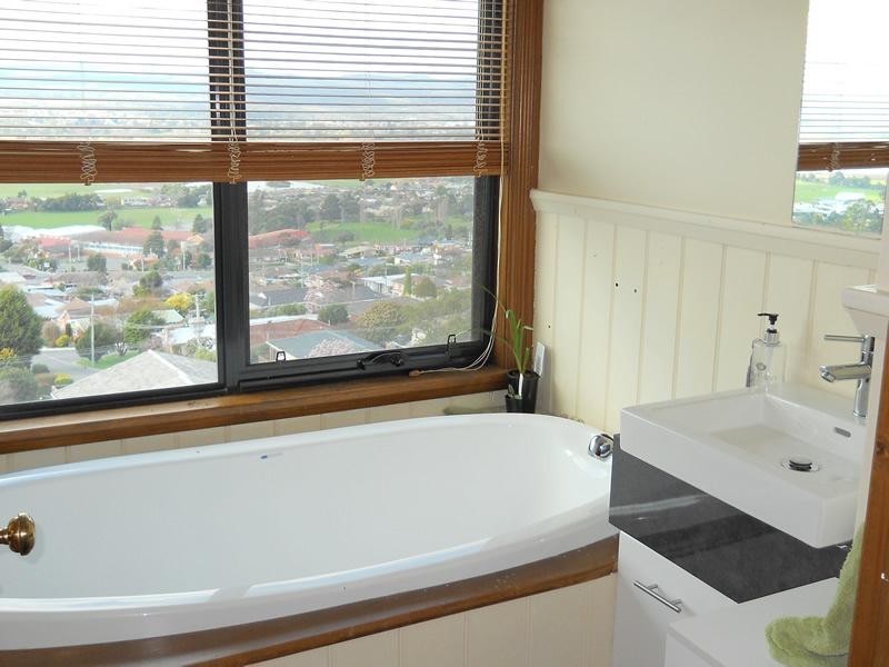 24 Allison Ave, Riverside TAS 7250