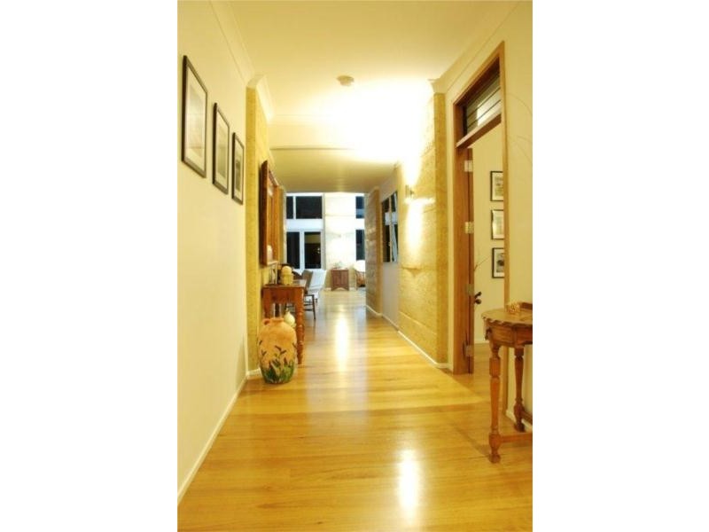 2 Booneen Burrow, Currumbin Valley QLD 4223