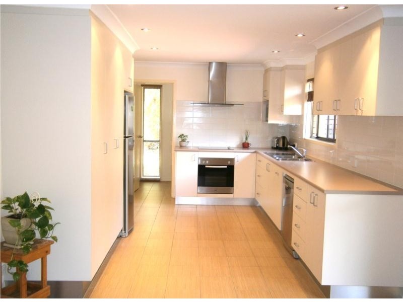 42 Ironbark Road, Chapel Hill QLD 4069