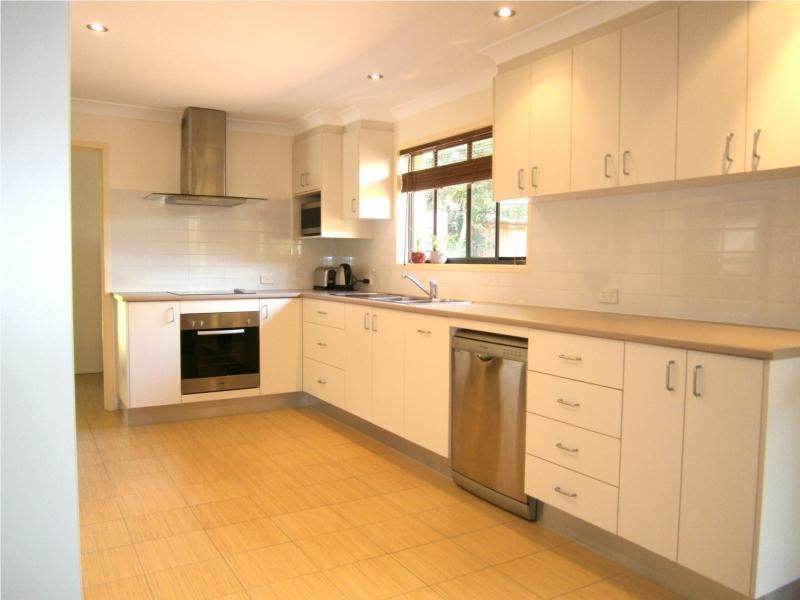 42 Ironbark Road, Chapel Hill QLD 4069